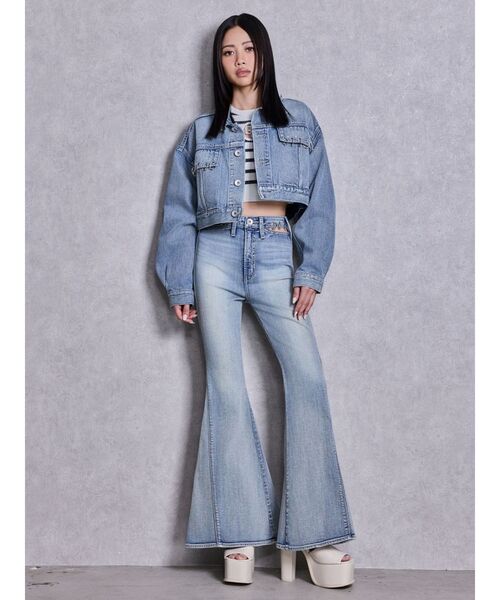 GYDA（ジェイダ）の「ハイウエストopen ring bijou studsデザインフレアデニムパンツ（デニムパンツ・レディース・ライトブルー/インディゴブルー・MEDIUM/SMALL/X-SMALL）」の6枚目の写真