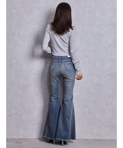 GYDA（ジェイダ）の「ハイウエストopen ring bijou studsデザインフレアデニムパンツ（デニムパンツ・レディース・ライトブルー/インディゴブルー・MEDIUM/SMALL/X-SMALL）」の14枚目の写真