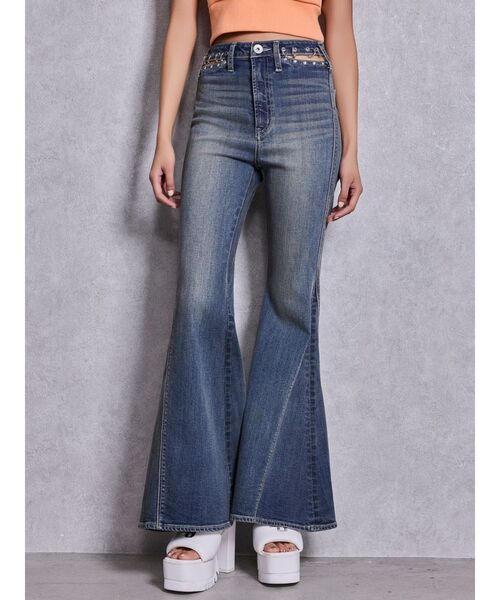 GYDA（ジェイダ）の「ハイウエストopen ring bijou studsデザインフレアデニムパンツ（デニムパンツ・レディース・ライトブルー/インディゴブルー・MEDIUM/SMALL/X-SMALL）」の22枚目の写真