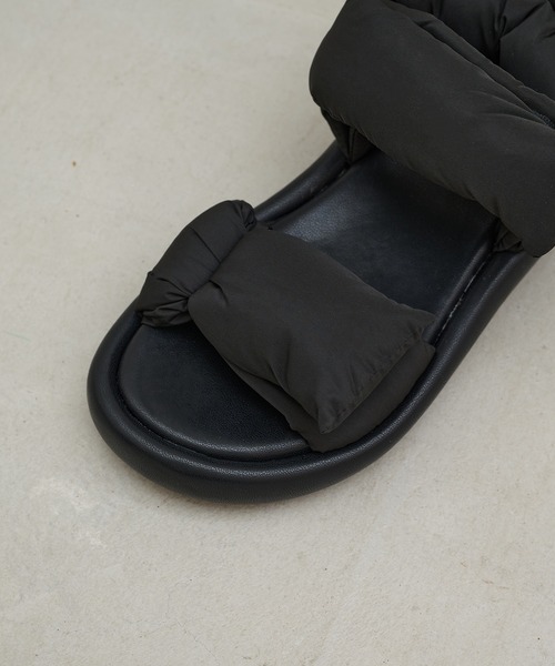 ALM.（アルム）の「【ALM.】VODKA PUFFY SANDALS パフィーサンダル（サンダル・レディース・ブラック/レッド・38/37/39/36）」の20枚目の写真