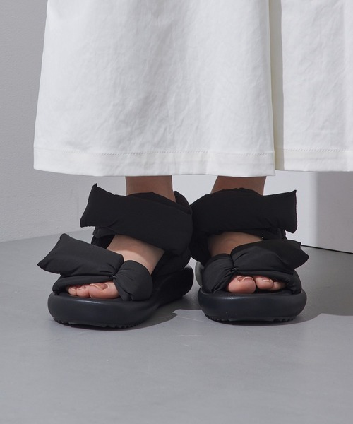 ALM.（アルム）の「【ALM.】VODKA PUFFY SANDALS パフィーサンダル（サンダル・レディース・ブラック/レッド・38/37/39/36）」の11枚目の写真
