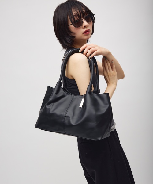 TONER(トナー)の「ボリュームトートバッグ/ロゴプレート付き(トートバッグ・レディース・オフホワイト/ブラック・FREE)」の3枚目の写真