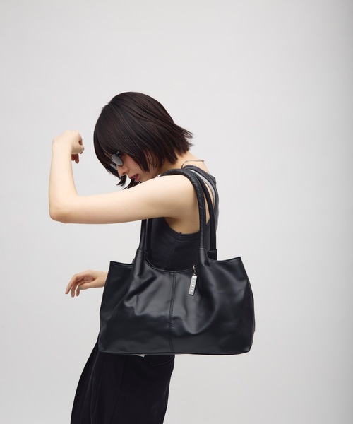 TONER(トナー)の「ボリュームトートバッグ/ロゴプレート付き(トートバッグ・レディース・オフホワイト/ブラック・FREE)」の14枚目の写真