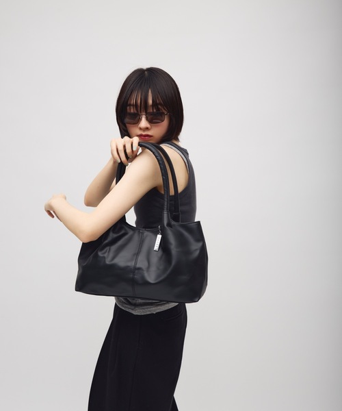 TONER(トナー)の「ボリュームトートバッグ/ロゴプレート付き(トートバッグ・レディース・オフホワイト/ブラック・FREE)」の17枚目の写真