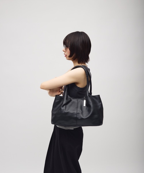 TONER(トナー)の「ボリュームトートバッグ/ロゴプレート付き(トートバッグ・レディース・オフホワイト/ブラック・FREE)」の19枚目の写真
