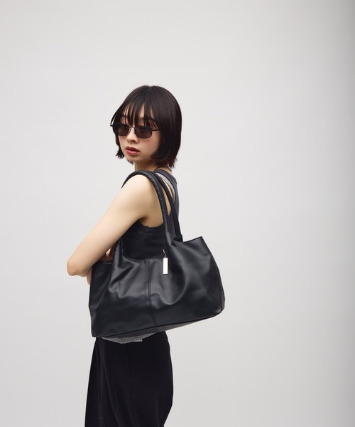 TONER(トナー)の「ボリュームトートバッグ/ロゴプレート付き(トートバッグ・レディース・オフホワイト/ブラック・FREE)」の20枚目の写真