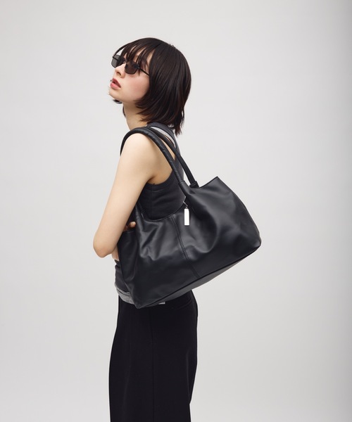 TONER(トナー)の「ボリュームトートバッグ/ロゴプレート付き(トートバッグ・レディース・オフホワイト/ブラック・FREE)」の22枚目の写真