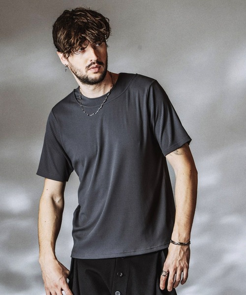 NO ID.（ノーアイディ）の「【NO ID.】Layered Neck Pullover / レイヤードネックプルオーバー（Tシャツ/カットソー・メンズ・グレー/ホワイト/ブラック・1/2）」の7枚目の写真