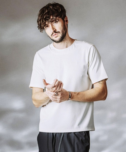 NO ID.（ノーアイディ）の「【NO ID.】Layered Neck Pullover / レイヤードネックプルオーバー（Tシャツ/カットソー・メンズ・グレー/ホワイト/ブラック・1/2）」の16枚目の写真