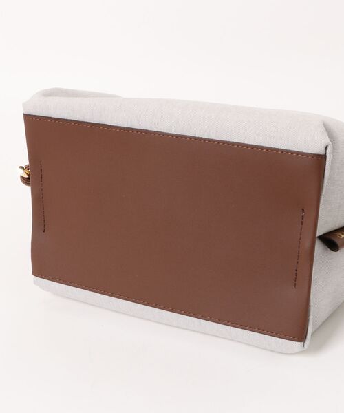 allureville（アルアバイル）の「【VIOLAd'ORO (ヴィオラドーロ) 】キャンパーキャンバストートバッグ（ショルダーバッグ・レディース・ベージュ系その他・FREE）」の3枚目の写真