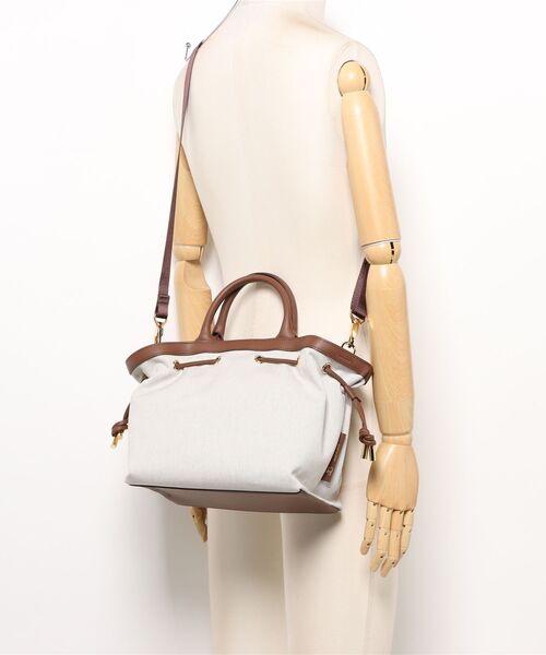 allureville（アルアバイル）の「【VIOLAd'ORO (ヴィオラドーロ) 】キャンパーキャンバストートバッグ（ショルダーバッグ・レディース・ベージュ系その他・FREE）」の5枚目の写真