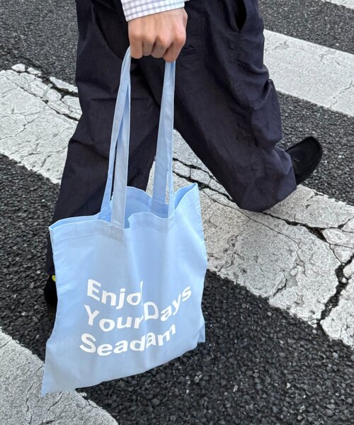SEADAM(シーダム)の「【WEB限定】【SEADAM】メッセージプリントトートバッグ(トートバッグ・レディース・ピンク/グリーン/ライトグレー/オレンジ/イエロー/パープル/ブルー系その他/ブルー/ブラック/バーガンディー/レッド・ONE SIZE)」の14枚目の写真