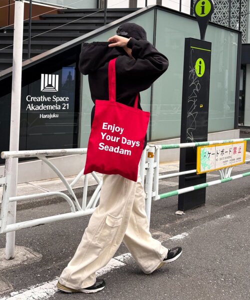 SEADAM（シーダム）の「【WEB限定】【SEADAM】メッセージプリントトートバッグ（トートバッグ・レディース・ピンク/グリーン/ライトグレー/オレンジ/イエロー/パープル/ブルー系その他/ブルー/ブラック/バーガンディー/レッド・ONE SIZE）」の22枚目の写真