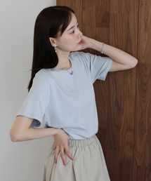 クルーネックTシャツ