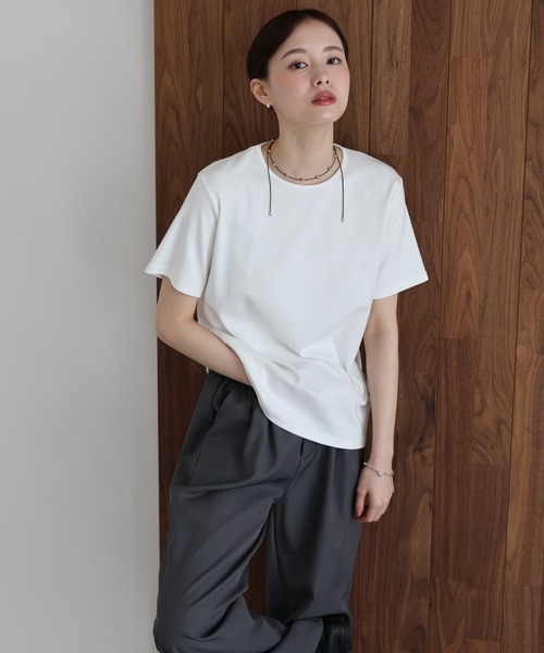 J by blue(ジェイバイブルー)の「クルーネックTシャツ(Tシャツ/カットソー・レディース・ホワイト/ブラック/ブルー・MEDIUM)」の5枚目の写真