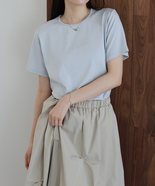 J by blue(ジェイバイブルー)の「クルーネックTシャツ(Tシャツ/カットソー・レディース・ホワイト/ブラック/ブルー・MEDIUM)」の13枚目の写真