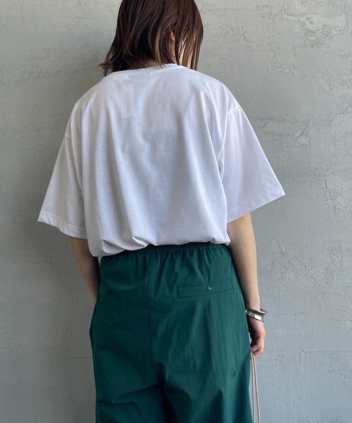 THOUSAND MILE（サウザンドマイル）の「[THOUSAND MILE/サウザンドマイル] ワンポイント刺繍ロゴ ショートスリーブTシャツ（Tシャツ/カットソー・レディース・ホワイト/ブラック・M/L）」の13枚目の写真