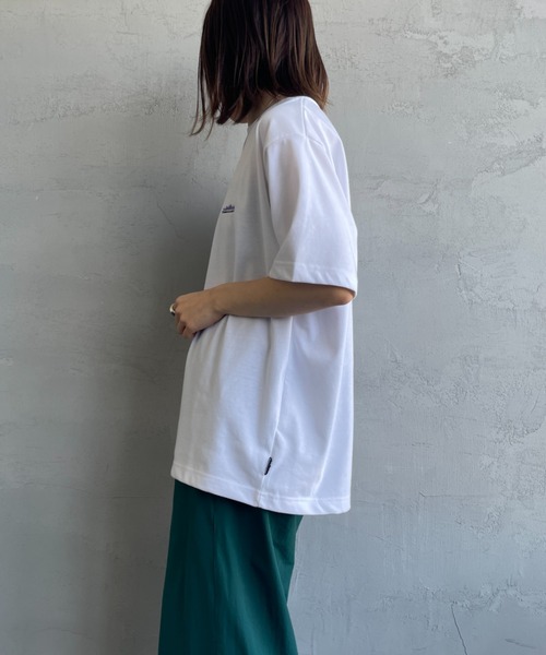 THOUSAND MILE（サウザンドマイル）の「[THOUSAND MILE/サウザンドマイル] ワンポイント刺繍ロゴ ショートスリーブTシャツ（Tシャツ/カットソー・レディース・ホワイト/ブラック・M/L）」の17枚目の写真