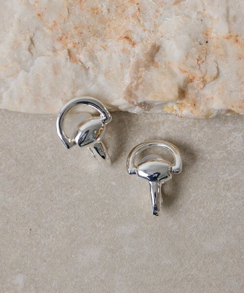 ear PAPILLONNER（イアパピヨネ）の「ホースビットイヤリング（イヤリング・レディース・シルバー/ゴールド・FREE）」の16枚目の写真
