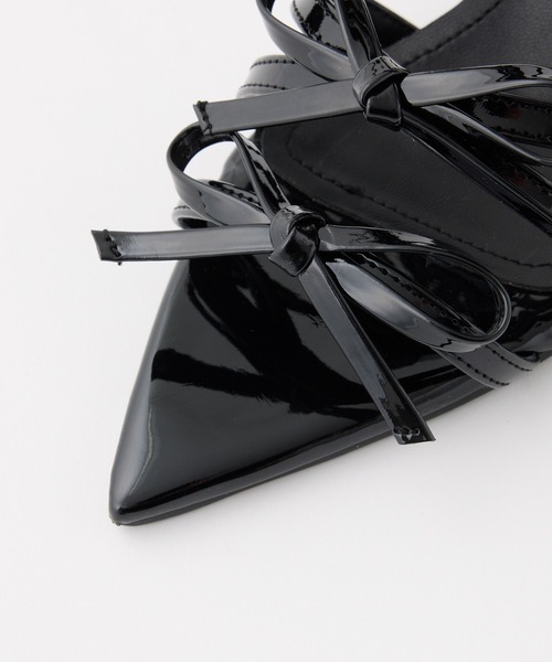 one after another NICE CLAUP(ワンアフターアナザーナイスクラップ)の「リボンミュールサンダル(サンダル・レディース・ブラック/ブラック×ホワイト/レッド・SMALL/LARGE/MEDIUM)」の4枚目の写真