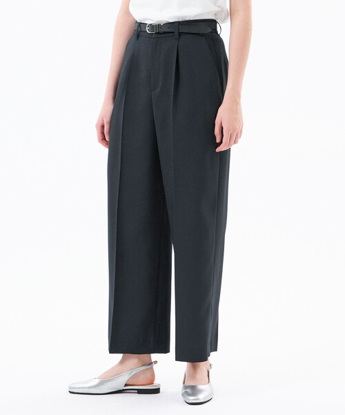 MACKINTOSH PHILOSOPHY(マッキントッシュ フィロソフィー)の「【WEB&一部店舗限定】ドライタッチオックスワイドパンツ(その他パンツ・レディース・ベージュ/ダークネイビー・38/36)」の1枚目の写真