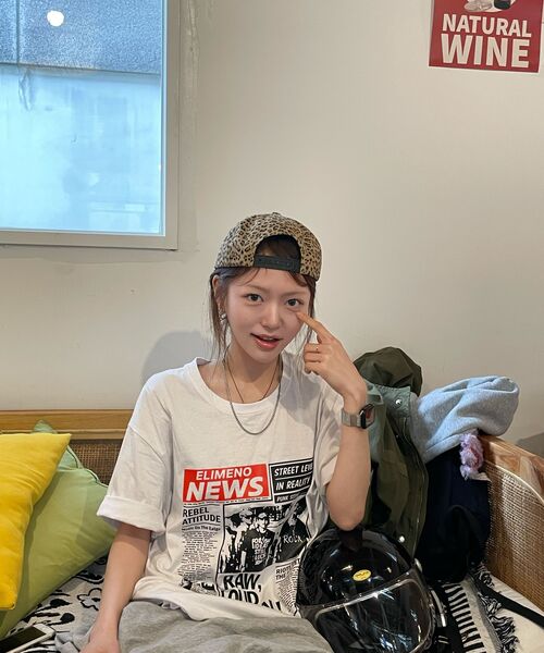 ELIMENO(エリメノ)の「ELニュース半袖Tシャツ4カラー(Tシャツ/カットソー・メンズ・ブラック/チャコール/ホワイト/ライトグレー・1/2/3/4/5/6)」の8枚目の写真