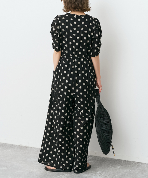 Spick & Span(スピックアンドスパン)の「《別注》ne Quittez pas / ヌキテパ Cotton Dobby Stripe Flower Print Al*(つなぎ/オールインワン・レディース・オートミール/ブラック系その他・MEDIUM)」の7枚目の写真