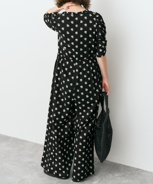 Spick & Span(スピックアンドスパン)の「《別注》ne Quittez pas / ヌキテパ Cotton Dobby Stripe Flower Print Al*(つなぎ/オールインワン・レディース・オートミール/ブラック系その他・MEDIUM)」の8枚目の写真