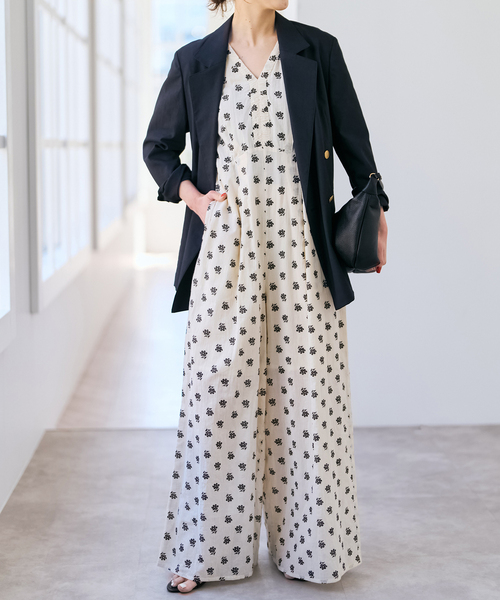 Spick & Span(スピックアンドスパン)の「《別注》ne Quittez pas / ヌキテパ Cotton Dobby Stripe Flower Print Al*(つなぎ/オールインワン・レディース・オートミール/ブラック系その他・MEDIUM)」の12枚目の写真