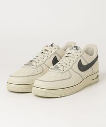 NIKE（ナイキ）の「NIKE AIR FORCE 1 07 LV8 HQ2037-200（スニーカー）」