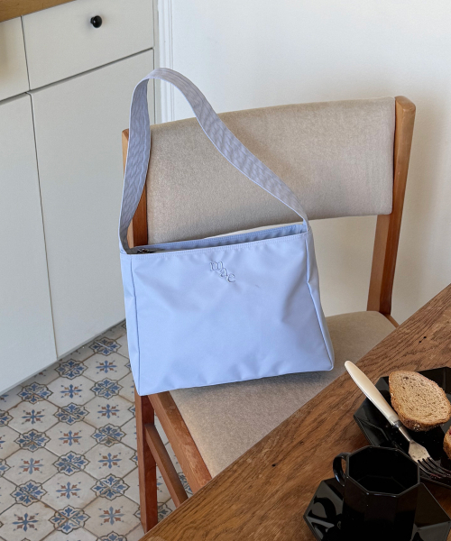 MUCU AND EBONY(ムクアンドエボニー)の「Comfy Bag _ Lavender Blue(ショルダーバッグ・レディース・その他・FREE)」の1枚目の写真
