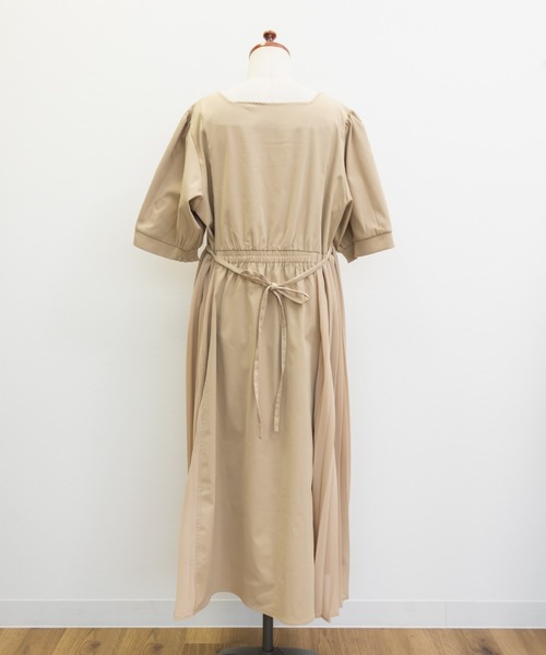 CLETTE(クレット)の「CLETTEオリジナルトレンチ風サイドプリーツワンピース(ワンピース・レディース・ネイビー/ベージュ・4L/3L/LL)」の12枚目の写真