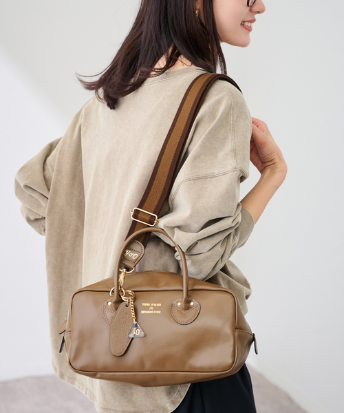 FRAMeWORK（フレームワーク）の「≪WEB限定 / 追加≫YOUNGOLSEN 別注 CHARM WIDE BOTTLE BAG（ショルダーバッグ・レディース・ブラウン/ブラック・FREE）」の3枚目の写真