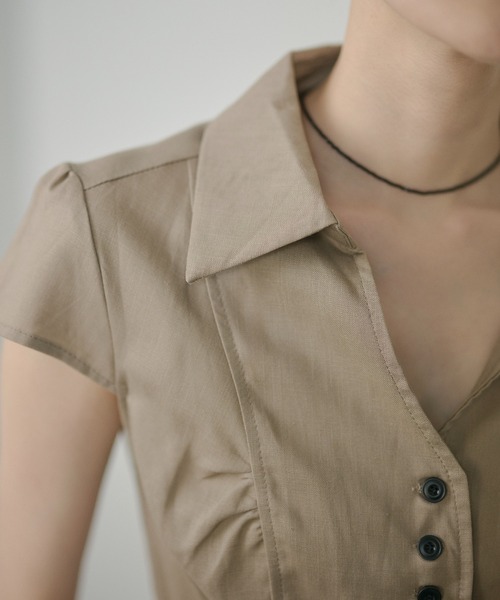 LAULEN（ローレン）の「multi button pleat peplum shirt /マルチボタンペプラムシャツ（シャツ/ブラウス・レディース・ベージュ/ホワイト・FREE）」の9枚目の写真