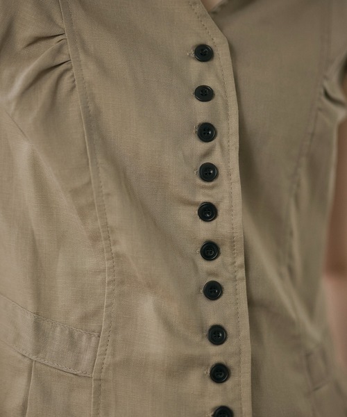 LAULEN（ローレン）の「multi button pleat peplum shirt /マルチボタンペプラムシャツ（シャツ/ブラウス・レディース・ベージュ/ホワイト・FREE）」の11枚目の写真