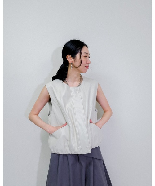 Julep(ジュレップ)の「Fake Leather Vest(ライダースジャケット・レディース・ベージュ/ブラック・FREE)」の8枚目の写真