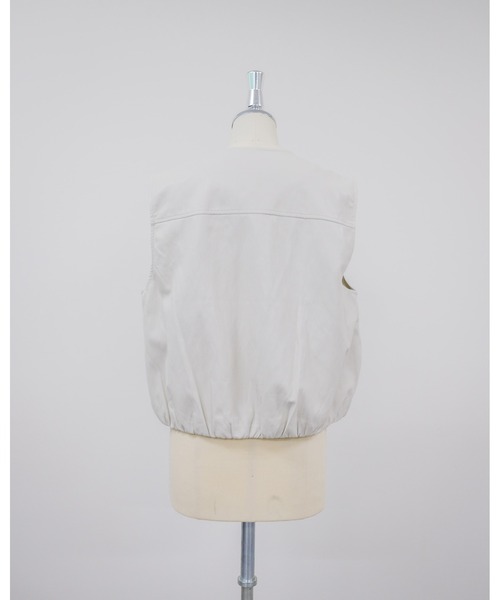 Julep(ジュレップ)の「Fake Leather Vest(ライダースジャケット・レディース・ベージュ/ブラック・FREE)」の4枚目の写真