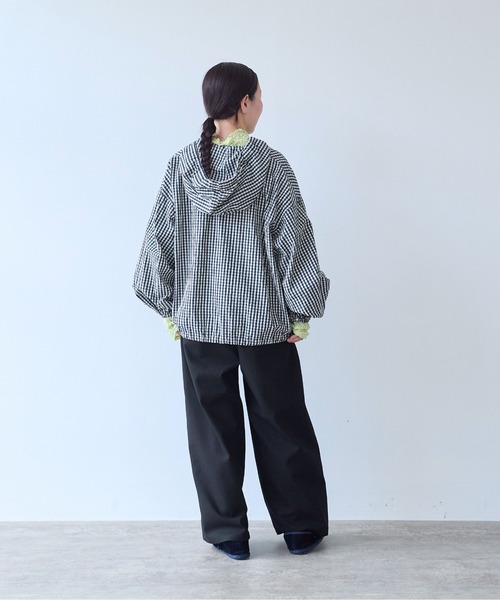 yuni（ユニ　）の「C/Cuギンガムhooded parka（シャツ/ブラウス・レディース・ブラック・FREE）」の4枚目の写真