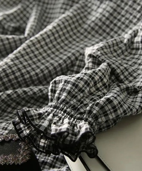 Flugge（フラッジー）の「タックスリーブチェックブラウス（シャツ/ブラウス・レディース・ブラック・LARGE/MEDIUM）」の2枚目の写真