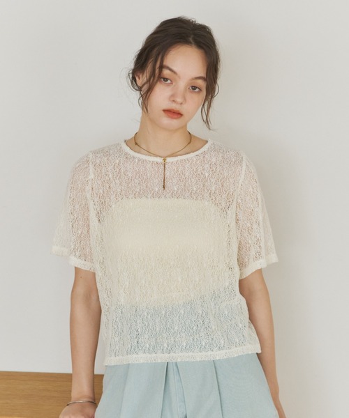 OLUN(オルン)の「nuance sheer half sleeve tops/ハーフスリーブニュアンスシアートップス(Tシャツ/カットソー・レディース・ベージュ/アイボリー・FREE)」の9枚目の写真