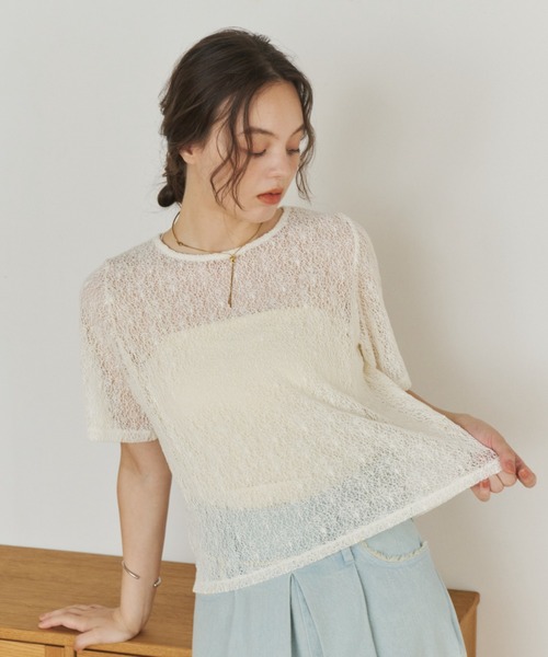 OLUN(オルン)の「nuance sheer half sleeve tops/ハーフスリーブニュアンスシアートップス(Tシャツ/カットソー・レディース・ベージュ/アイボリー・FREE)」の12枚目の写真