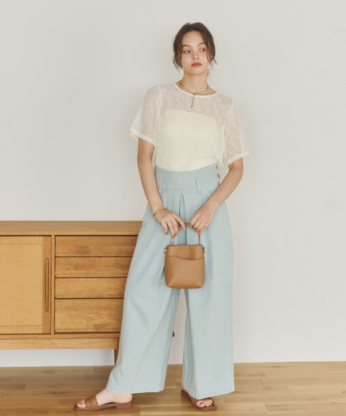 OLUN(オルン)の「nuance sheer half sleeve tops/ハーフスリーブニュアンスシアートップス(Tシャツ/カットソー・レディース・ベージュ/アイボリー・FREE)」の15枚目の写真