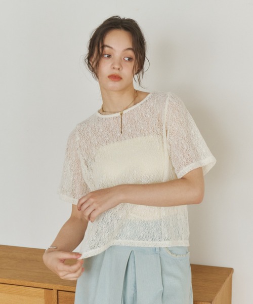OLUN(オルン)の「nuance sheer half sleeve tops/ハーフスリーブニュアンスシアートップス(Tシャツ/カットソー・レディース・ベージュ/アイボリー・FREE)」の3枚目の写真