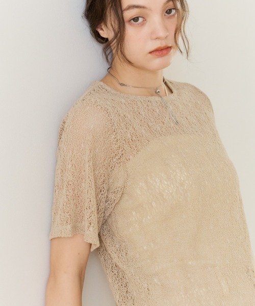 OLUN(オルン)の「nuance sheer half sleeve tops/ハーフスリーブニュアンスシアートップス(Tシャツ/カットソー・レディース・ベージュ/アイボリー・FREE)」の5枚目の写真