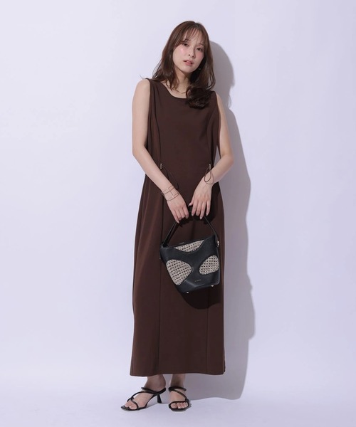 Mystrada（マイストラーダ）の「ドロストカットワンピ（ワンピース・レディース・ブラック/ダークブラウン/キャメル・38/36）」の14枚目の写真