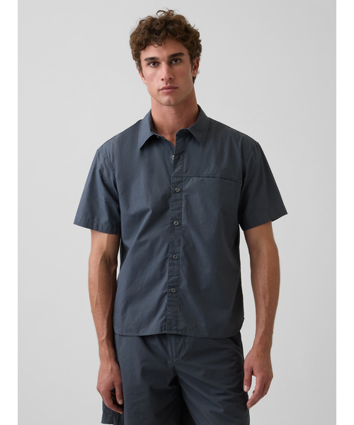 GAP(ギャップ)の「ポプリン リラックスフィットシャツ(シャツ/ブラウス・メンズ・グリーン/ネイビー・S/XS/XL/L/M)」の2枚目の写真