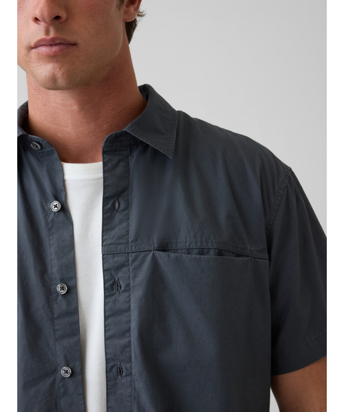 GAP(ギャップ)の「ポプリン リラックスフィットシャツ(シャツ/ブラウス・メンズ・グリーン/ネイビー・S/XS/XL/L/M)」の8枚目の写真