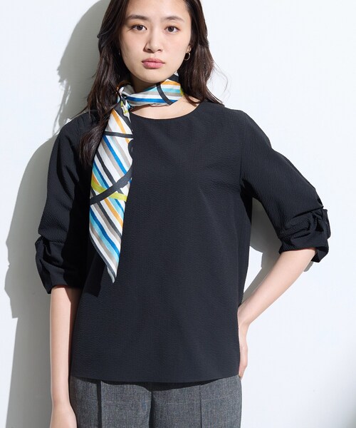 INDIVI(インディヴィ)の「【撥水/UVケア】ねじり袖サッカートップス(Tシャツ/カットソー・レディース・ホワイト/ネイビー系2/ブラック/イエロー系9・15 /05/34/38/19/13)」の2枚目の写真