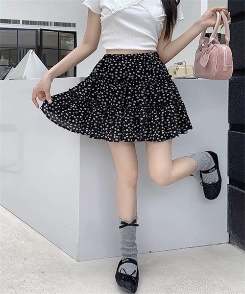 FREE STYLISTS(フリー スタイリスト)の「小花柄ティアードミニスカート(スカート・レディース・ホワイト/ブラック・M/XS/XL/S)」の21枚目の写真