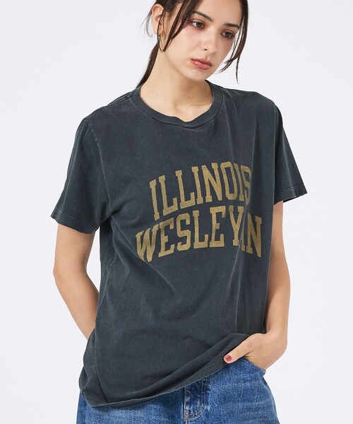 REMI RELIEF(レミレリーフ)の「【REMI RELIEF / レミレリーフ】SP加工/ロゴT/ILLINOIS WESLEYAN(Tシャツ/カットソー・レディース・ライトブルー/ホワイト/ブラック/グレー・フリー)」の2枚目の写真
